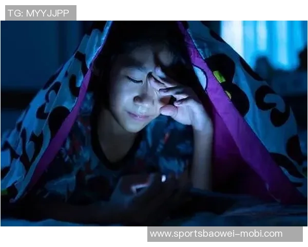 毕竟年轻亚马尔熬夜玩手机与打理发型的生活趣事分享