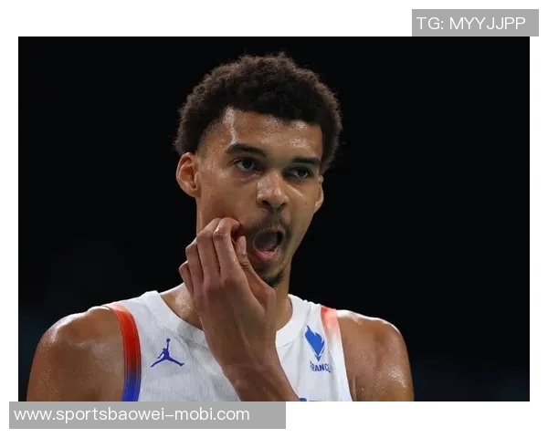 马克西狂砍54分追平队史第九仅恩比德张伯伦和AI得分更高 马克西狂砍54分追平队史第九仅恩比德张伯伦和AI得分更高